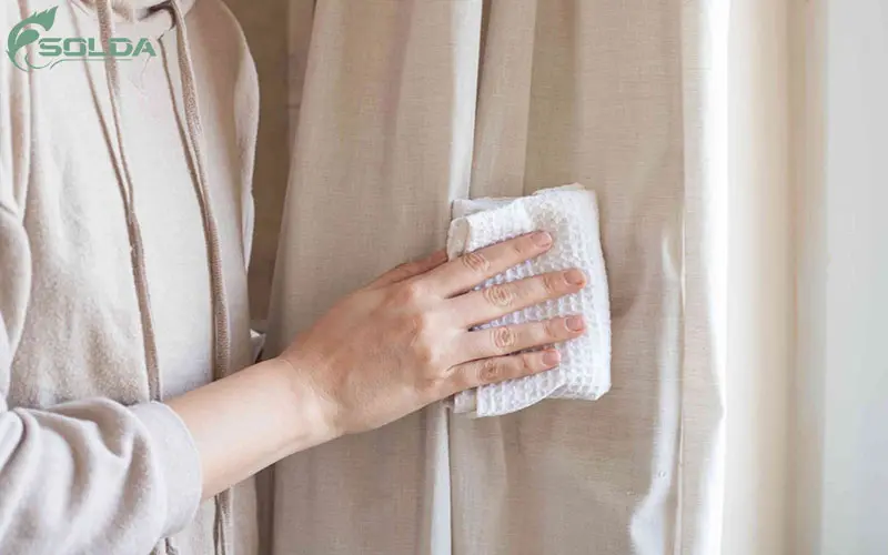 لکه گیری پرده بدون شستشوی کامل